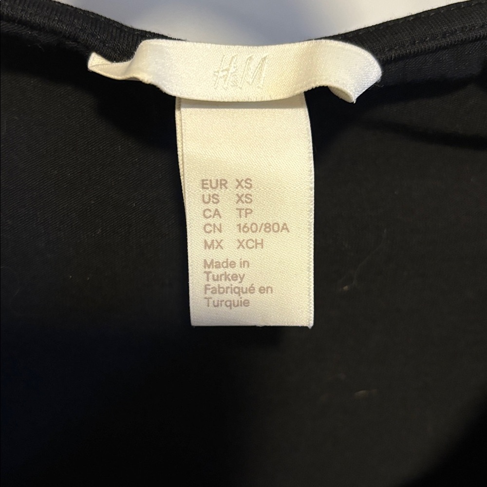 H&M wide neck shirt. - Picture 5 of 6